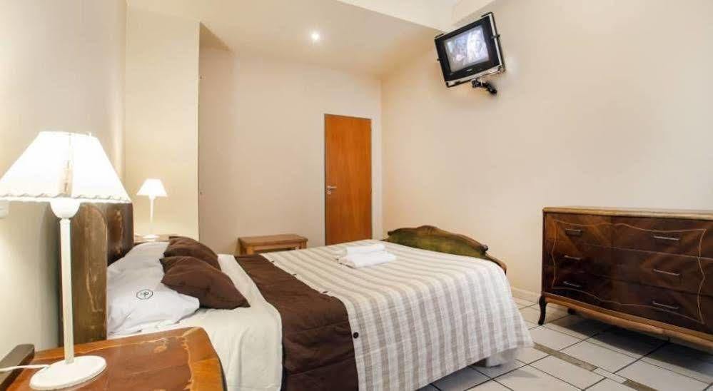 Hotel Parada บัวโนสไอเรส ภายนอก รูปภาพ